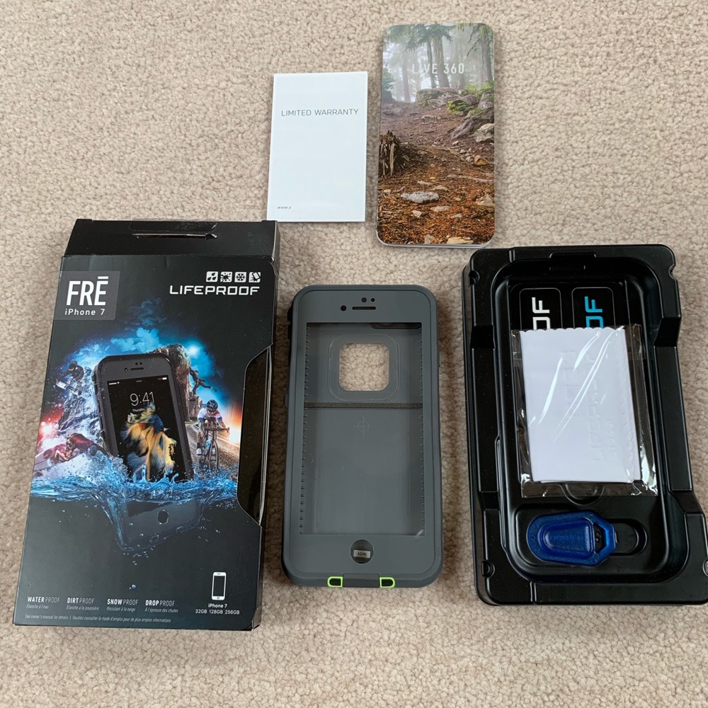 iPhone 7 life proof fre phone case